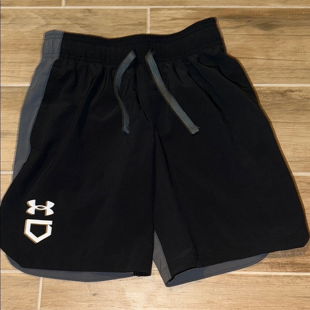 Under Armour kids Athletic Shorts in Black and Gray